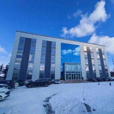 Многоэтажное здание из стальной конструкции для офисов для работы и проживания